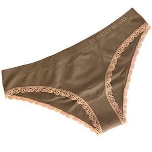 Victoria’s Secret Body by Victoria Seamless Cheekini w/ Lace Trim in Gray, Large